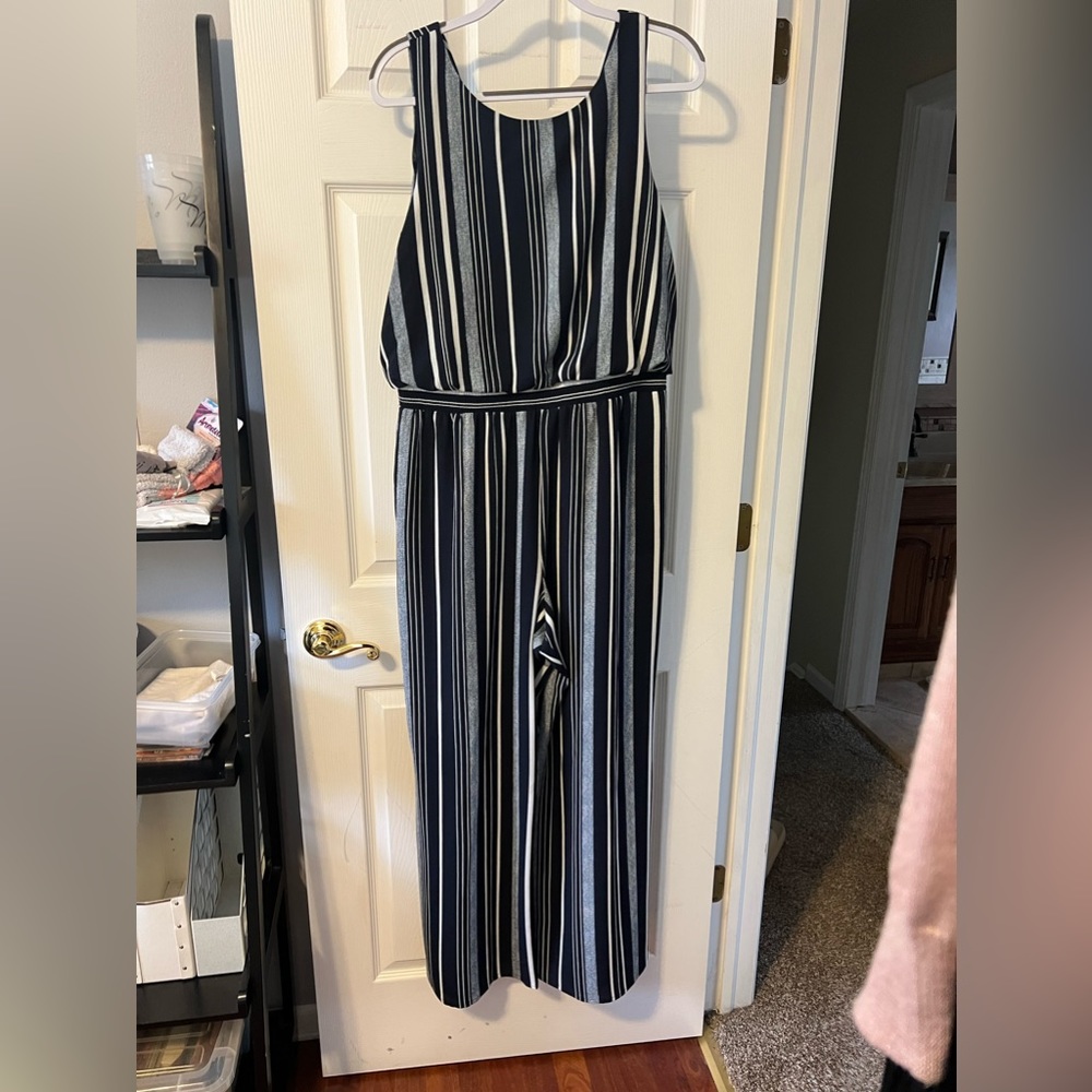Womans striped jumpsuit navy and white NWOT